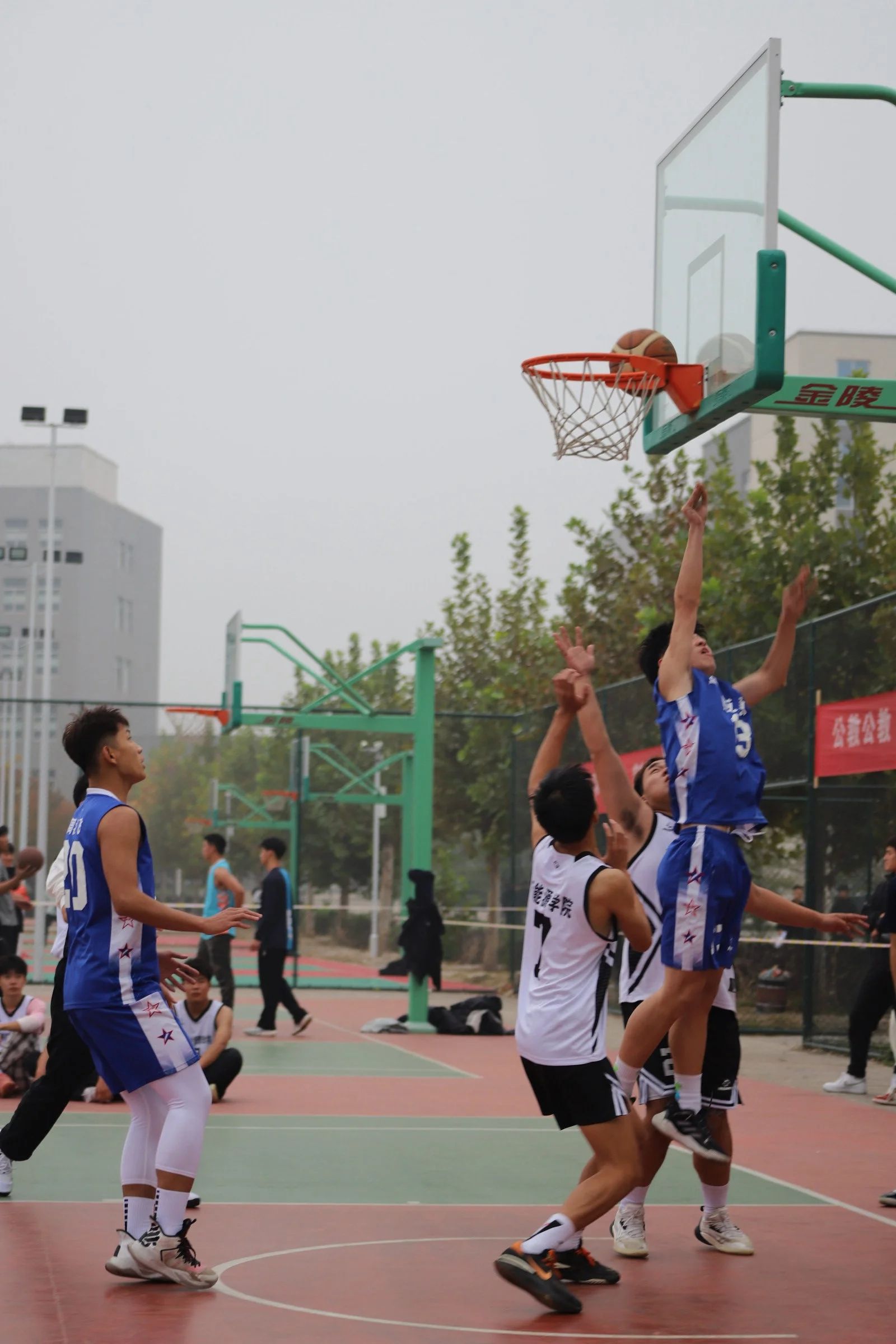 九游网址-重点中学篮球联赛落幕,展现青春活力与竞技水平的简单介绍