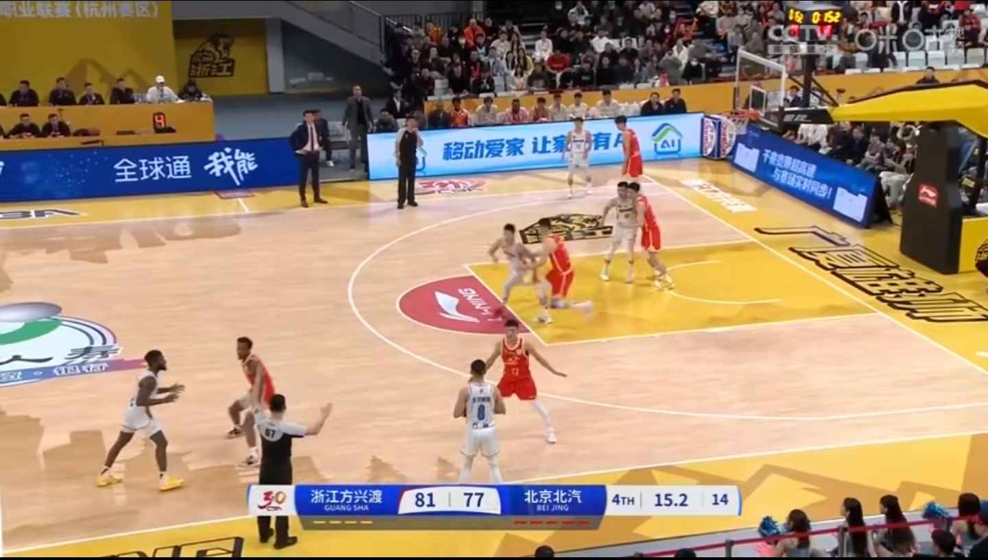 九游娱乐官方平台-包含篮板优势:北京抢到48个篮板,战术掌控场面!的词条