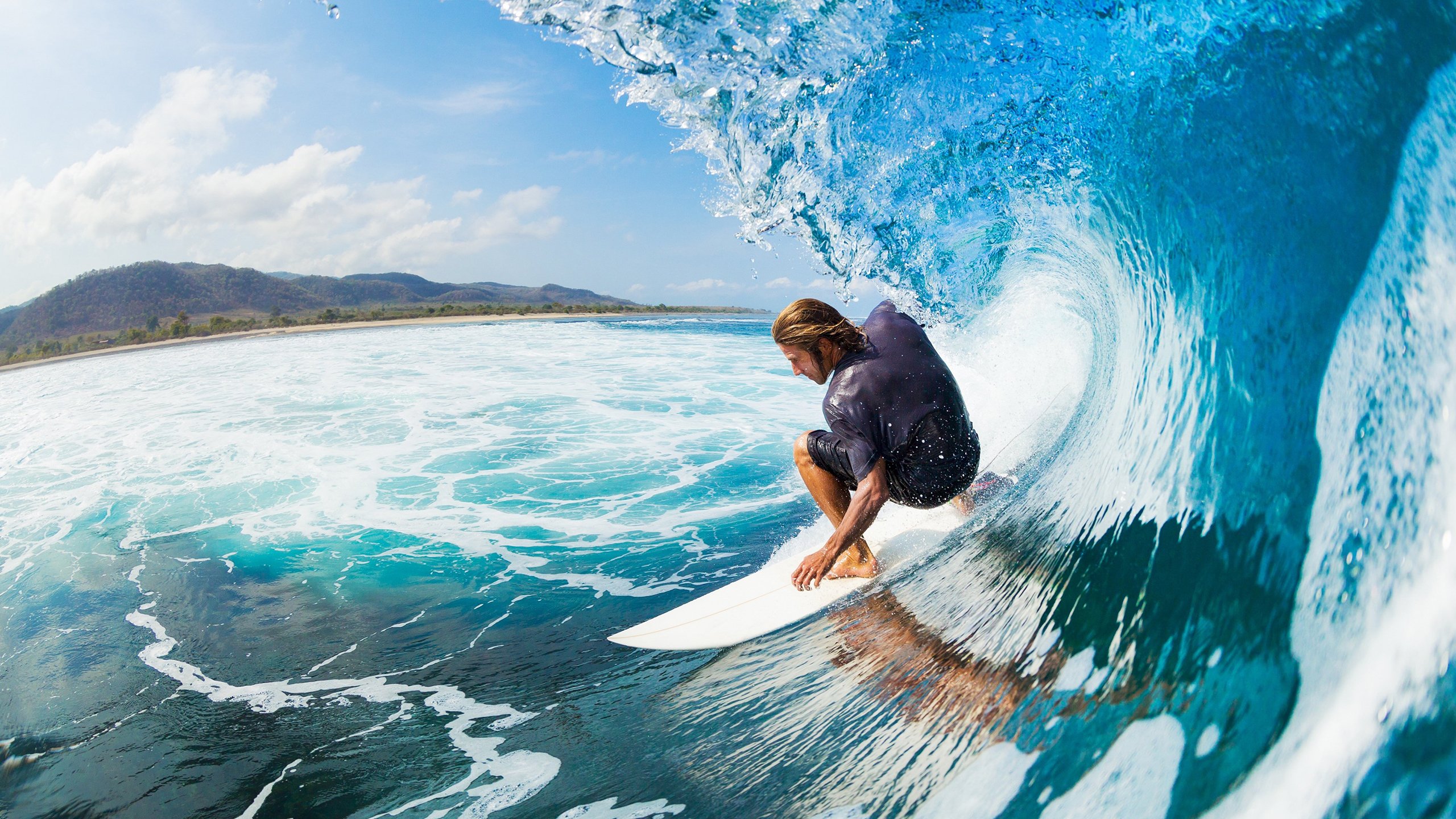 _城市夜跑融合：运动与音乐、灯光盛宴_，夜跑夜景